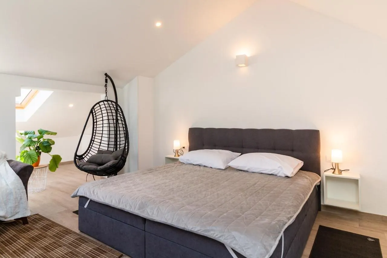 The One Apartment Split