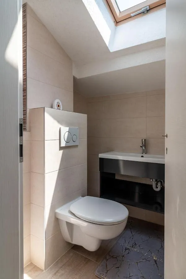 The One Apartment Split